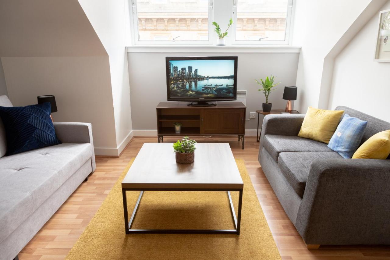 Modern Merchant City Apartment By George Square Glasgow Bagian luar foto