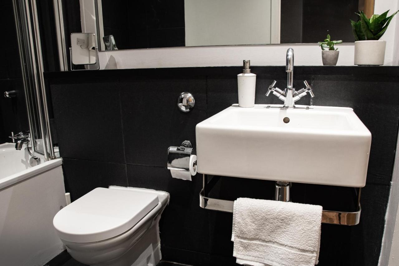 Modern Merchant City Apartment By George Square Glasgow Bagian luar foto